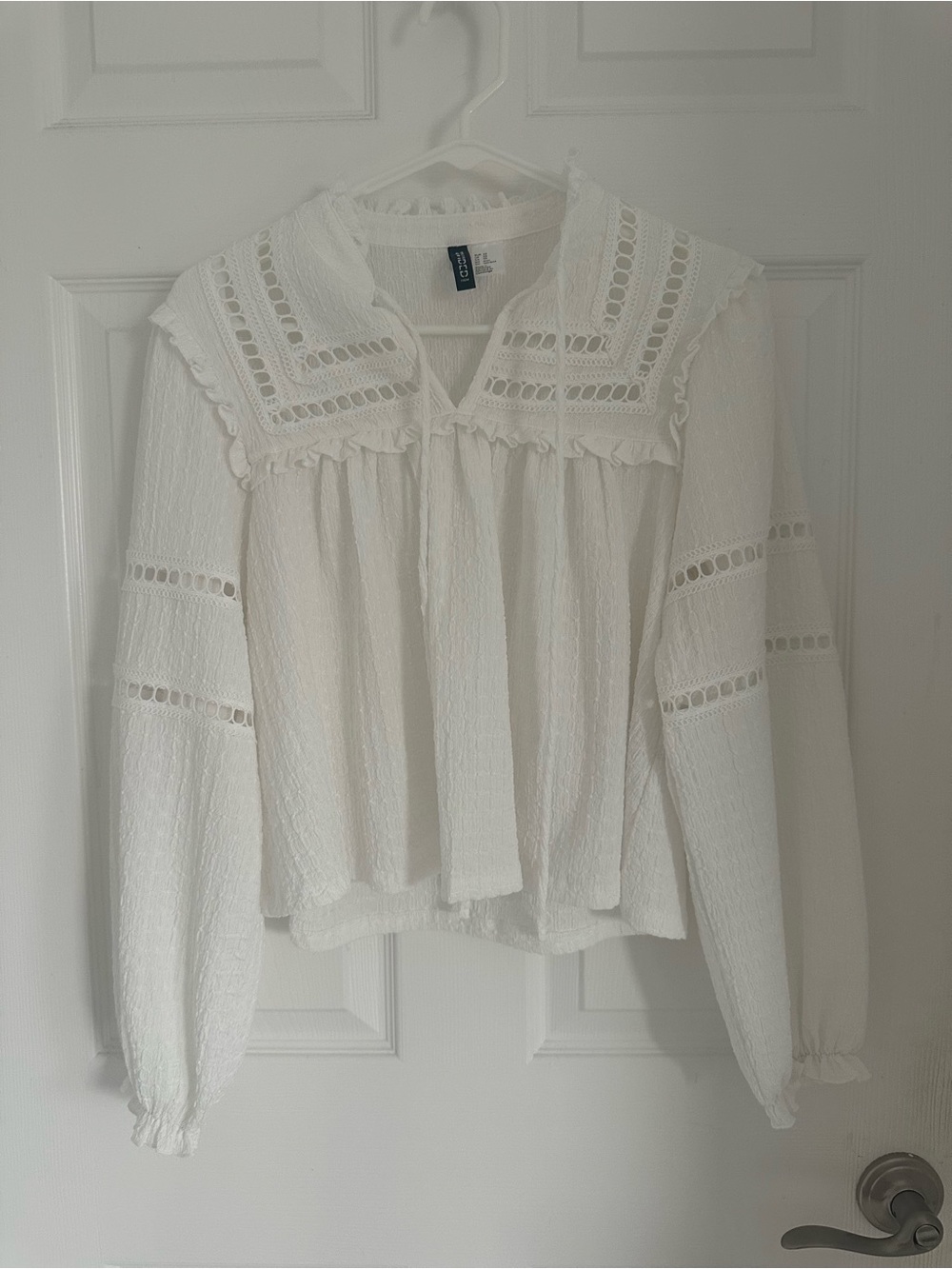 H&M White Dainty Beautiful Top